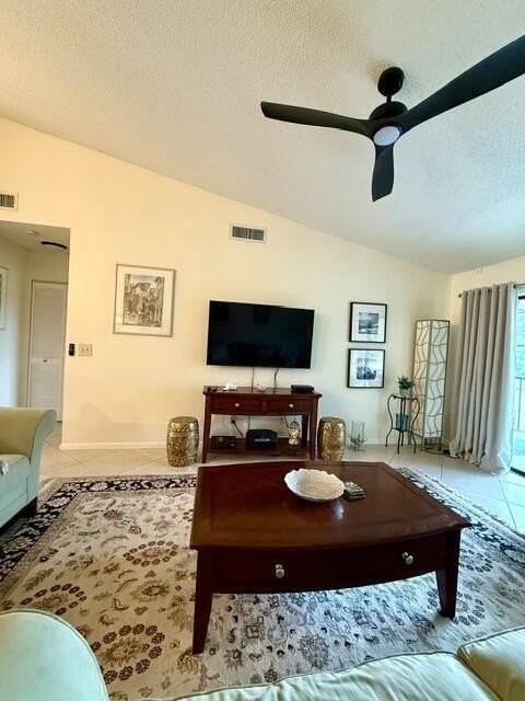 1002 Keystone Dr #G - Photo 3 of 30