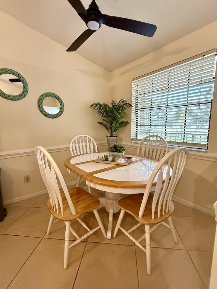 1002 Keystone Dr #G - Photo 7 of 30