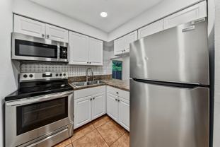 825 Sw 10th St #D - Photo 1 of 1