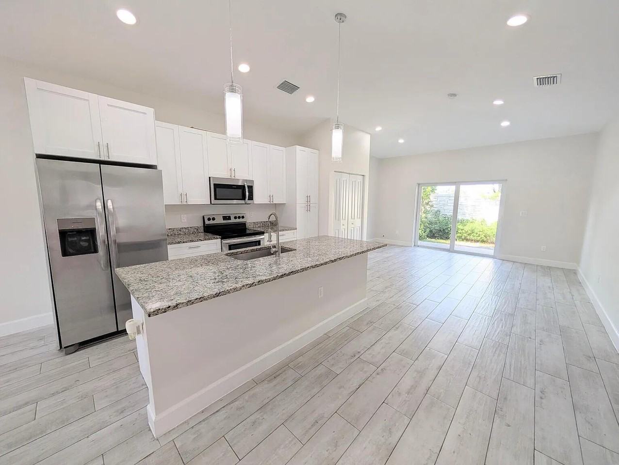 1562 W 26th Ct - Photo 2 of 16