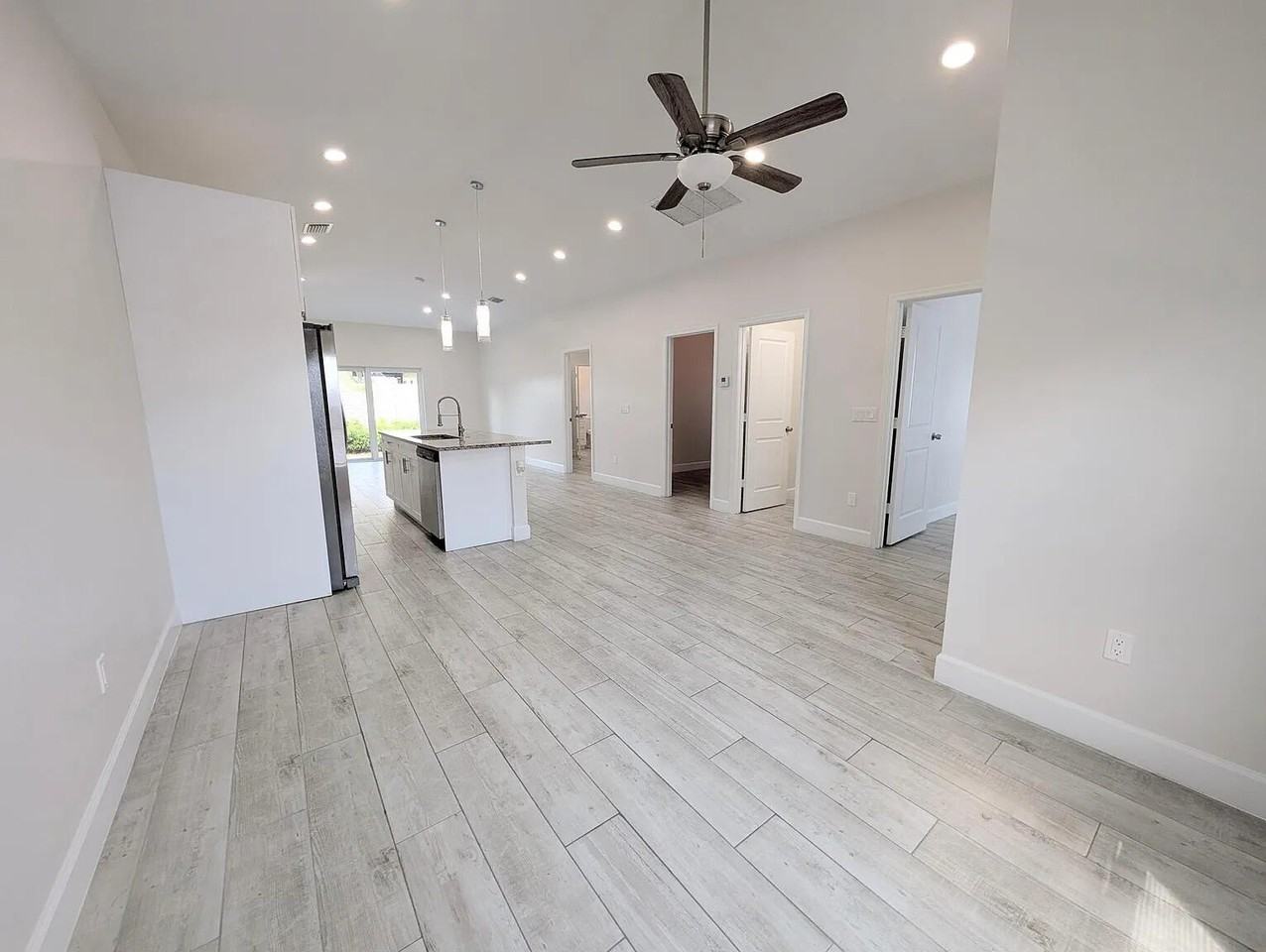 1562 W 26th Ct - Photo 4 of 16