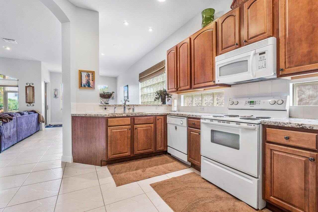 5540 Via De La Plata Cir - Photo 5 of 40