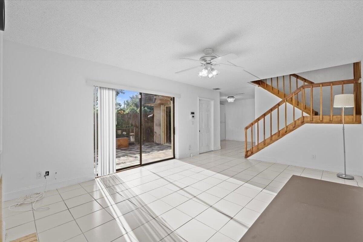 1560 Forest Lakes Cir #C - Photo 3 of 23