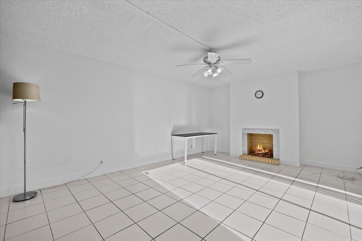 1560 Forest Lakes Cir #C - Photo 5 of 23