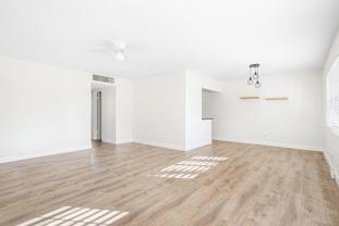 2455 Ne 51st St #E102 - Photo 1 of 1