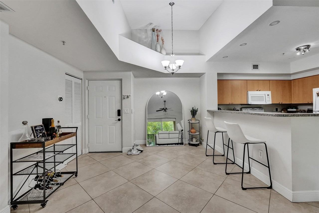 7940 N Nob Hill Rd #304 - Photo 7 of 38