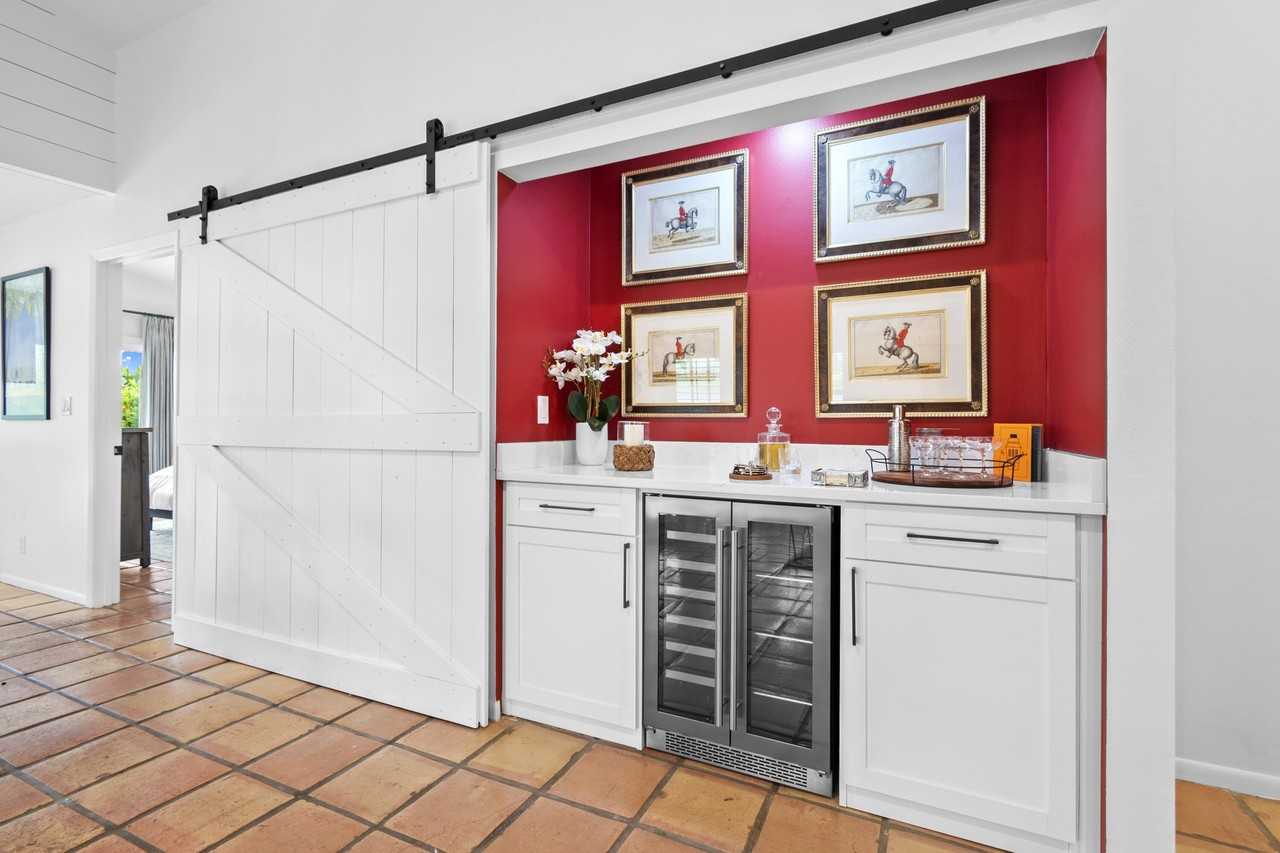 2542 Bedford Mews Dr - Photo 2 of 25