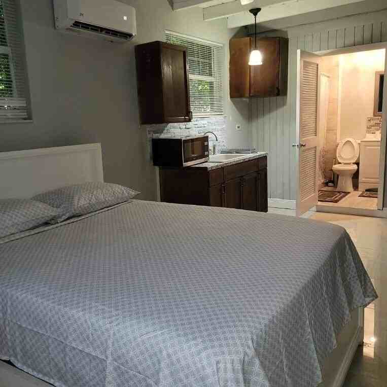 7751 Nw 41st St - Photo 3 of 5