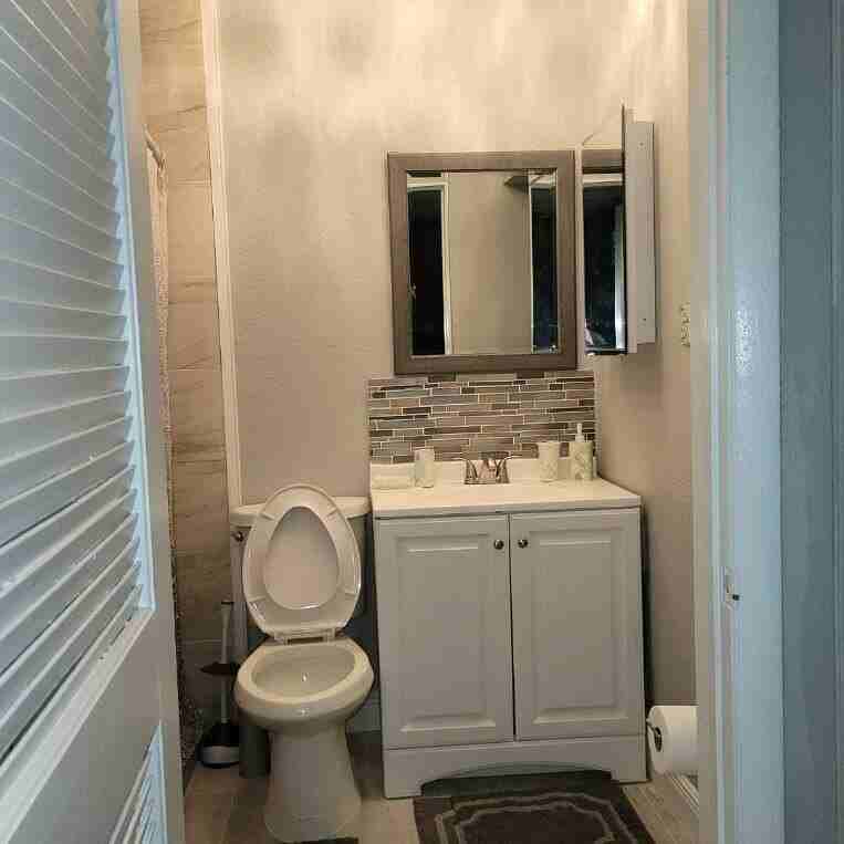 7751 Nw 41st St - Photo 5 of 5