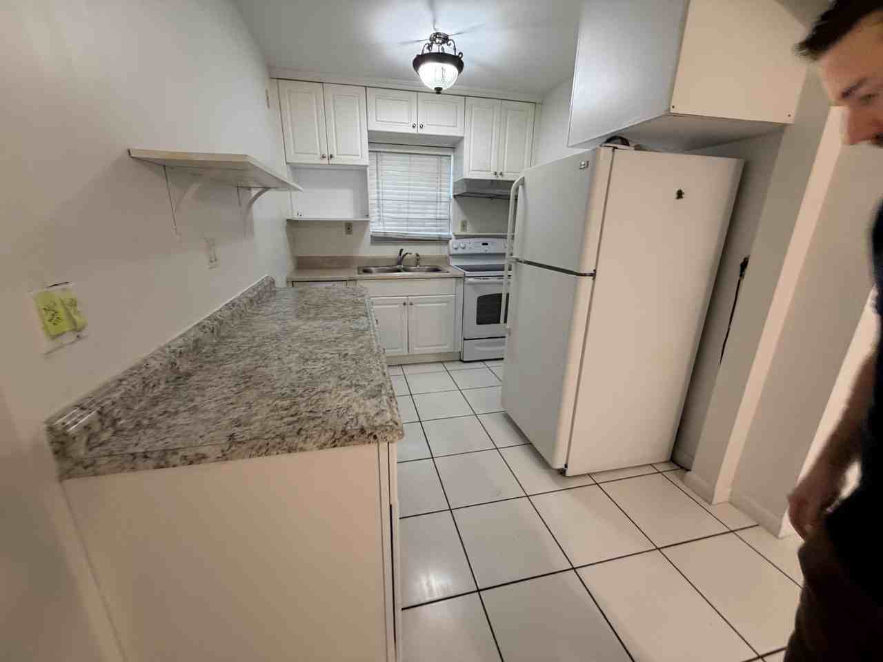 421 Ne 11th St #5 - Photo 5 of 17