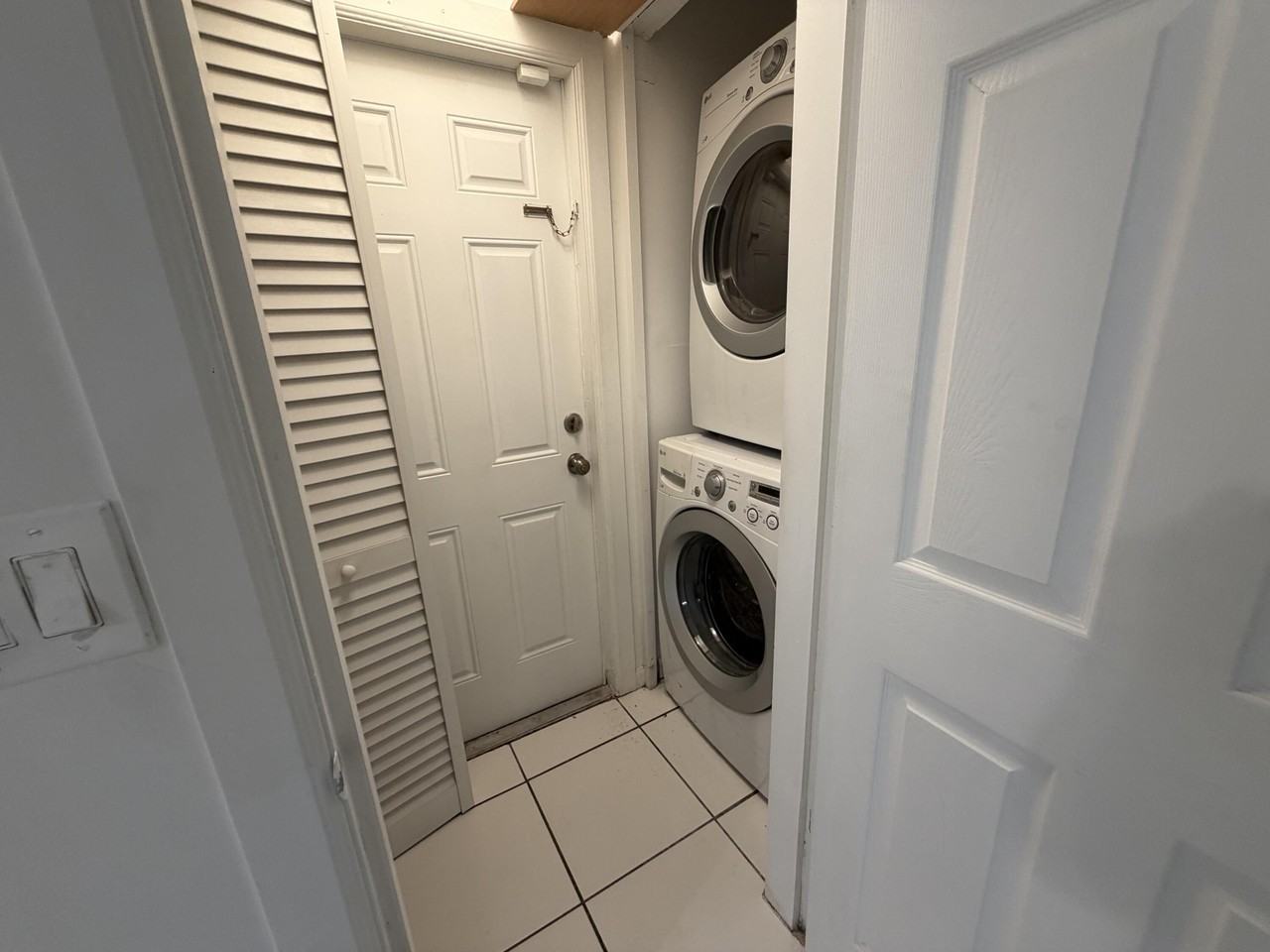421 Ne 11th St #5 - Photo 6 of 17