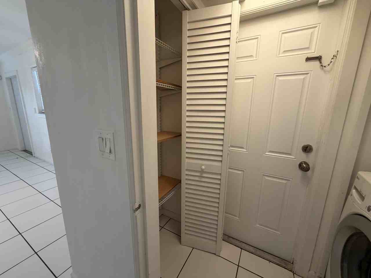421 Ne 11th St #5 - Photo 7 of 17