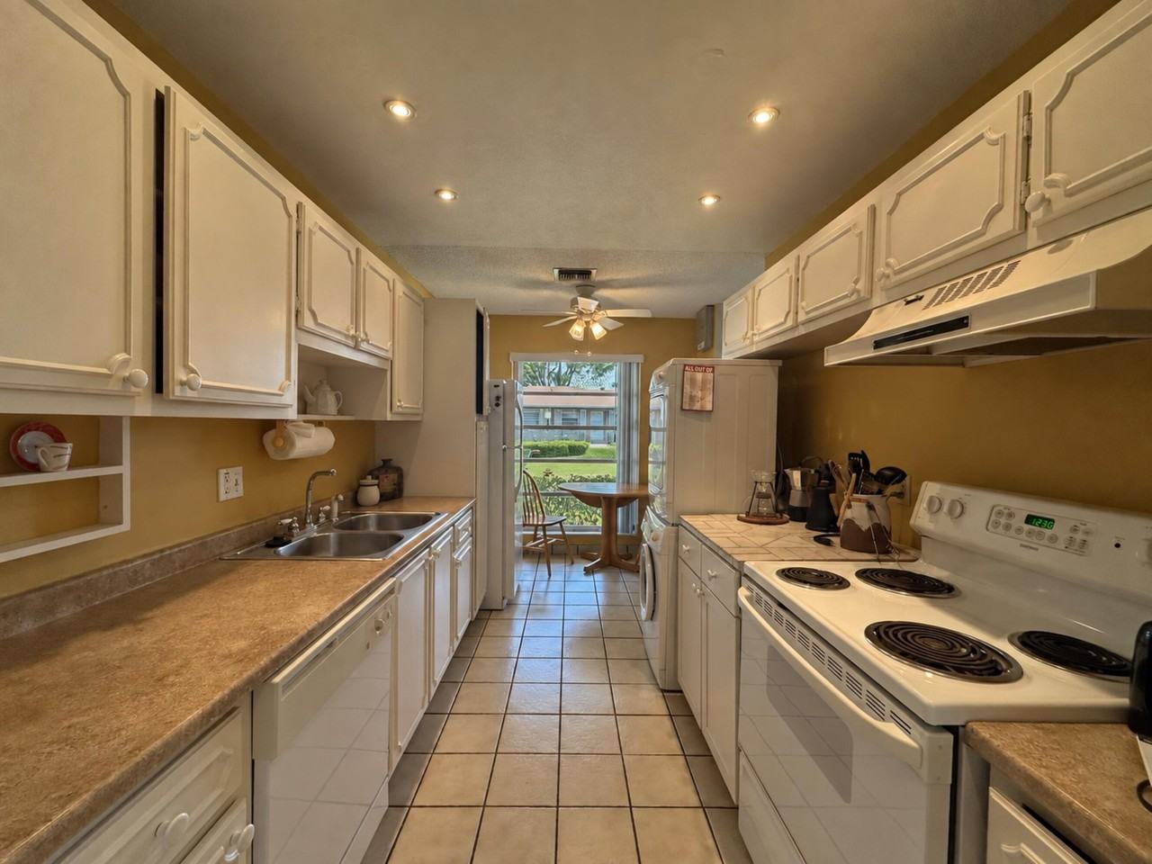 1121 Boxwood Dr #36C - Photo 4 of 16