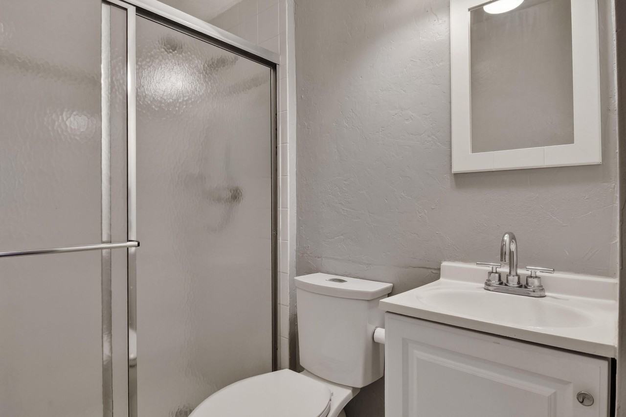 715 Green St - Photo 6 of 9