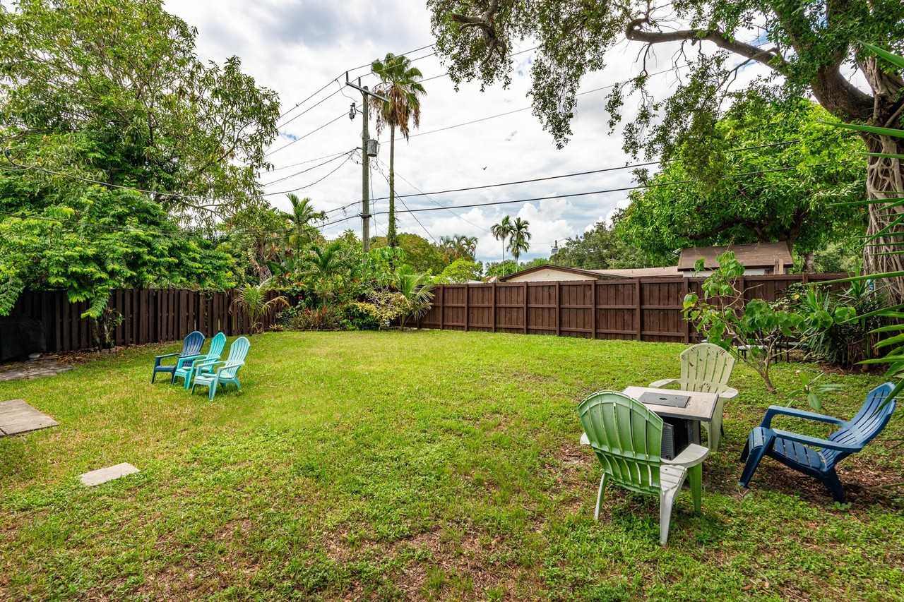 5631 Freedom St - Photo 2 of 31
