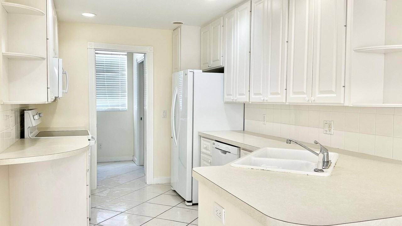 2171 Tigris Dr - Photo 2 of 49