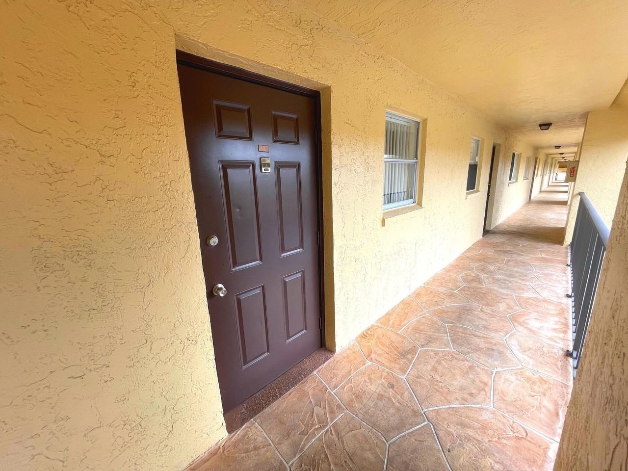 2805 Sw 22nd Ave #2070 - Photo 4 of 27