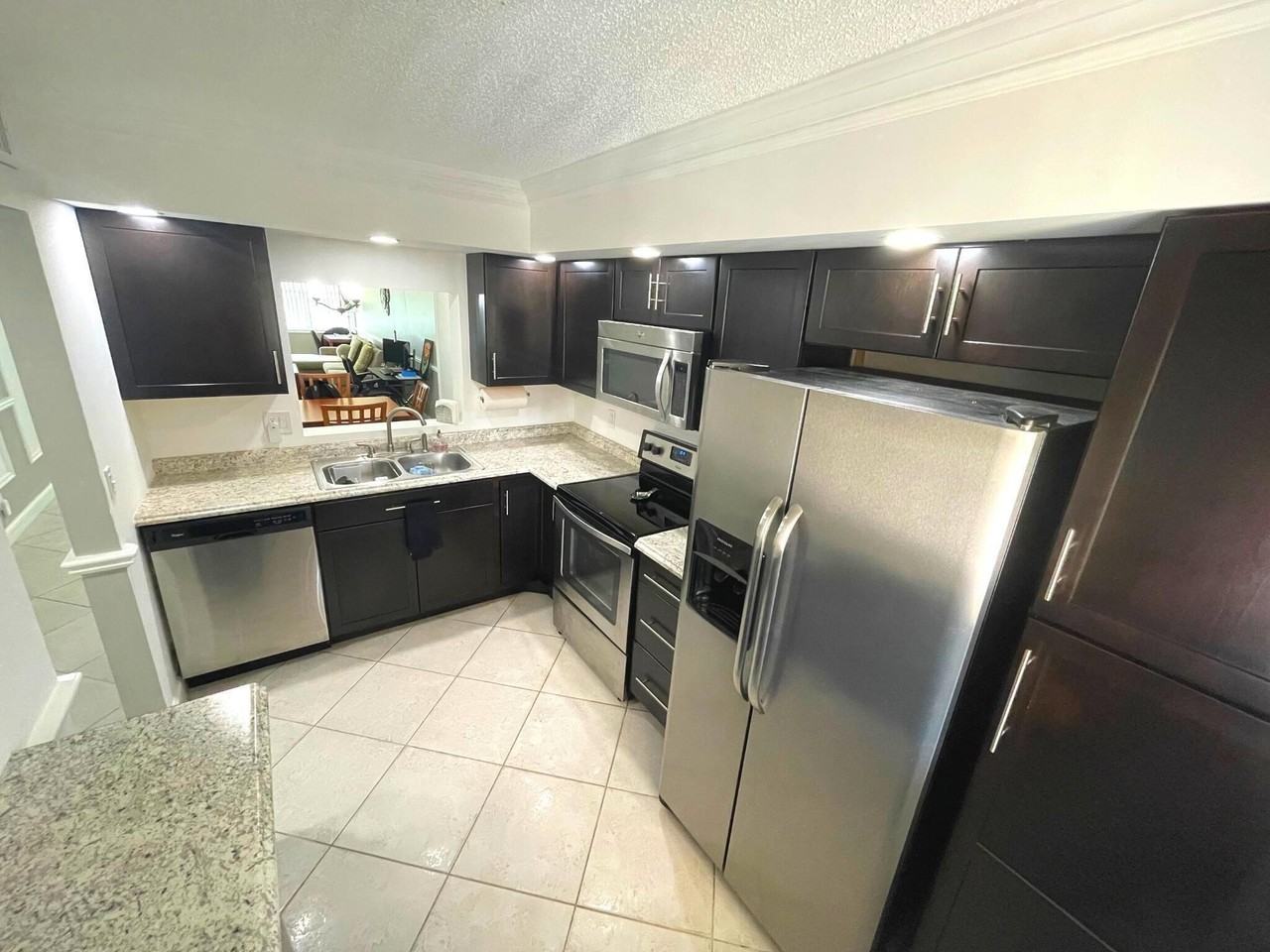 2805 Sw 22nd Ave #2070 - Photo 5 of 27