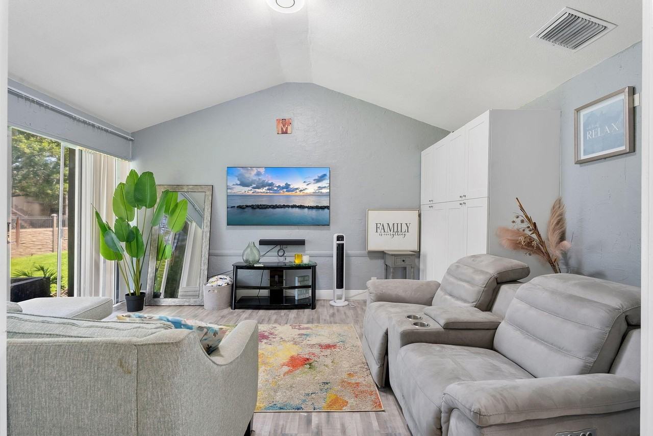 5380 Lakewood Cir S #B - Photo 2 of 31