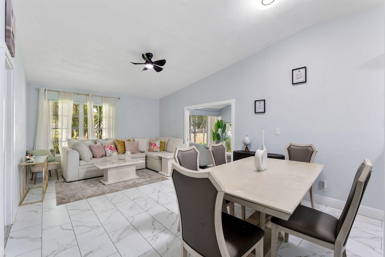 5380 Lakewood Cir S #B - Photo 5 of 31