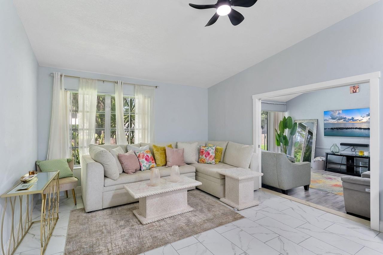 5380 Lakewood Cir S #B - Photo 7 of 31