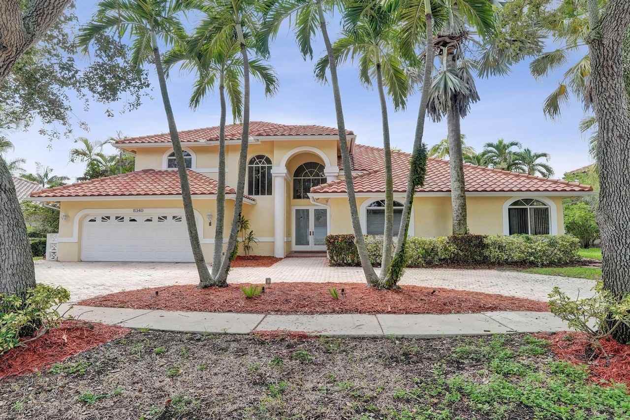 11340 Lake Shore Dr - Photo 2 of 50