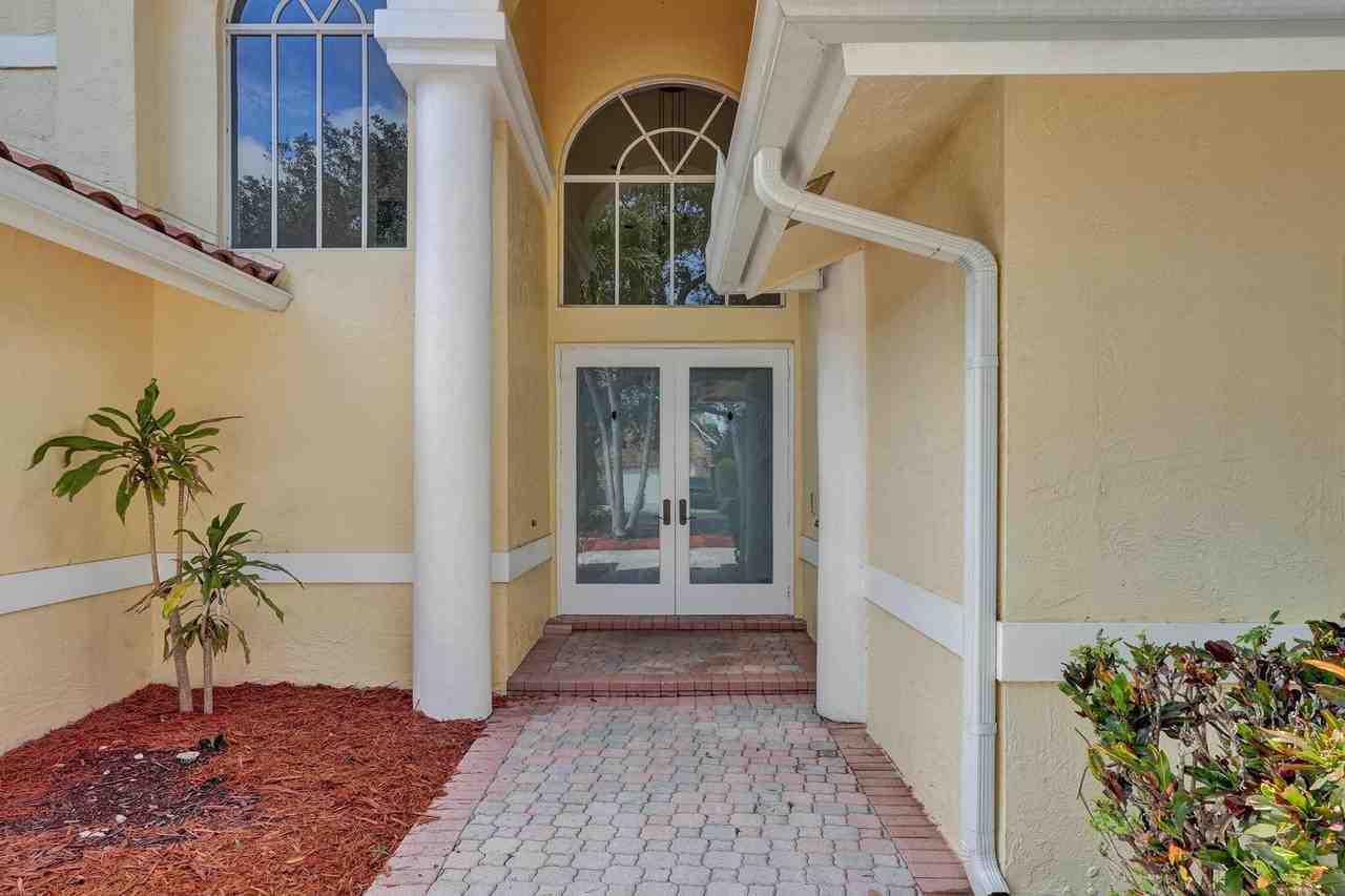 11340 Lake Shore Dr - Photo 5 of 50