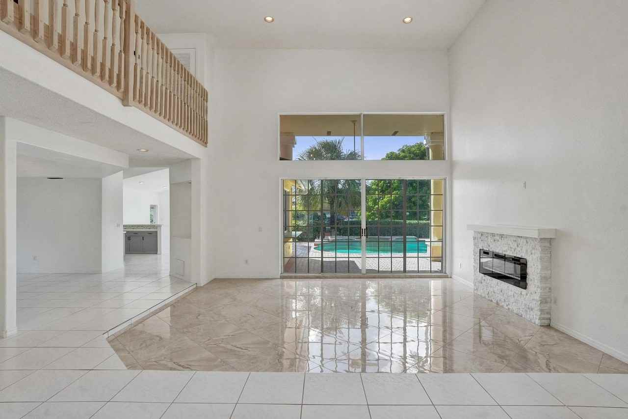 11340 Lake Shore Dr - Photo 6 of 50