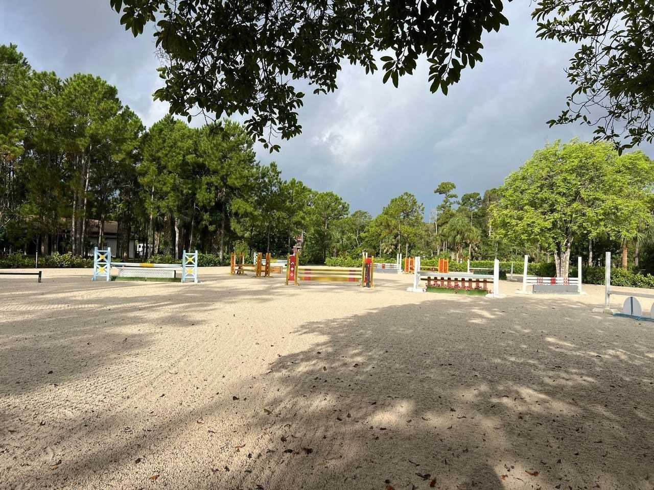 1711 Stallion Dr - Photo 5 of 21