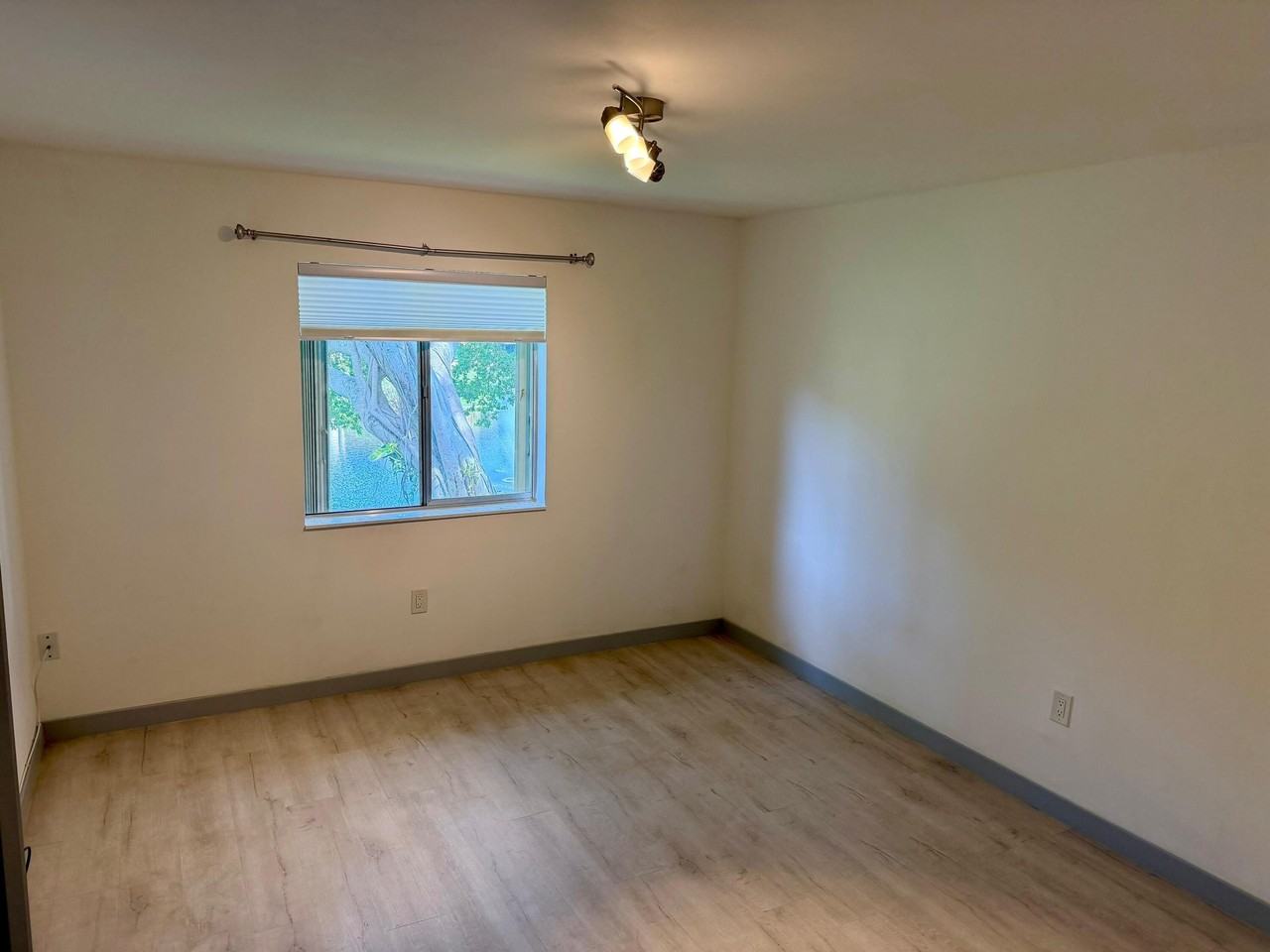 848 Sw 9th Street Cir #203 - Photo 7 of 18