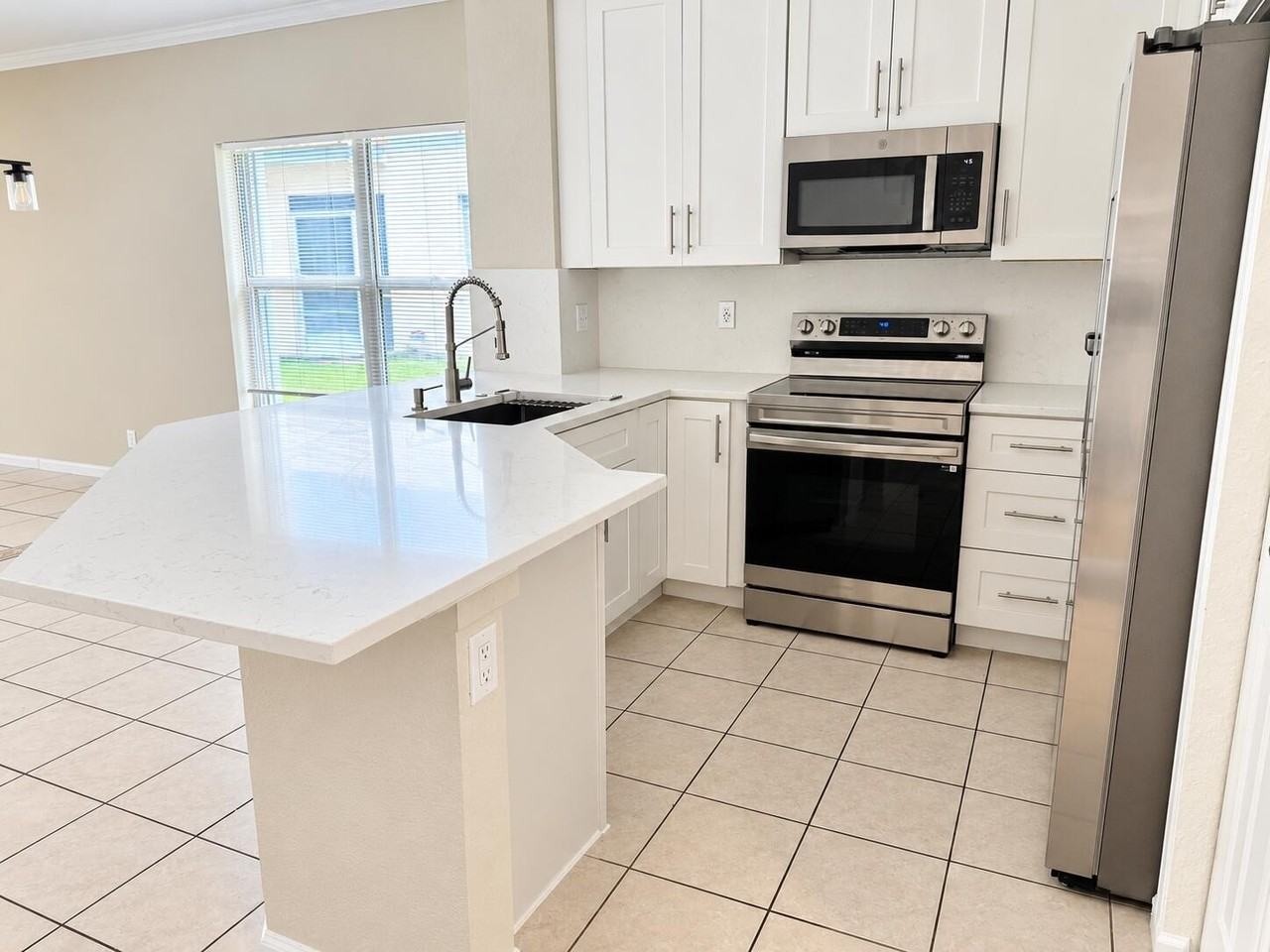 6958 Oak Bridge Ln - Photo 7 of 19