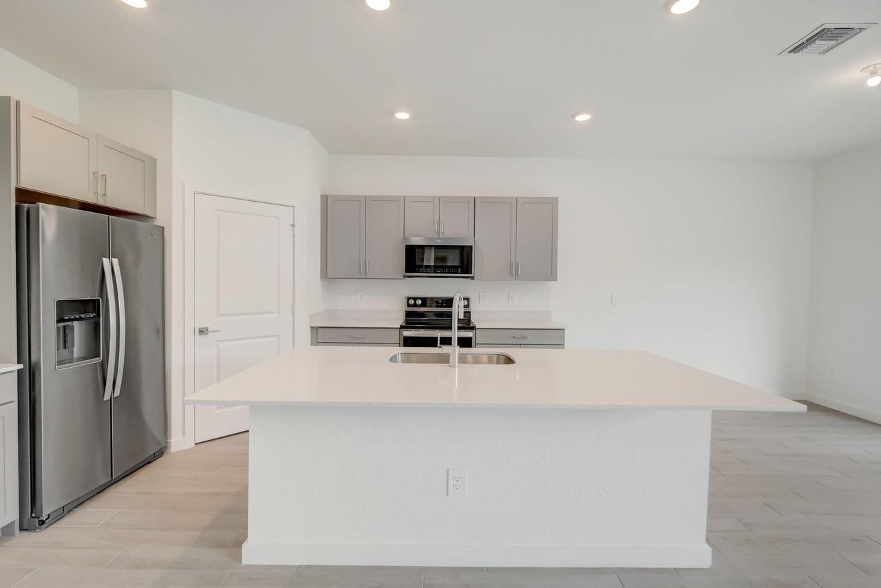 5976 Se Sky Blue Cir - Photo 5 of 29