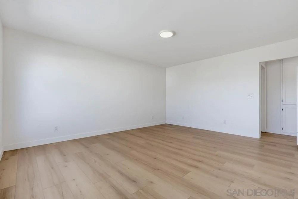 2805 Massachusetts Ave - Photo 3 of 32