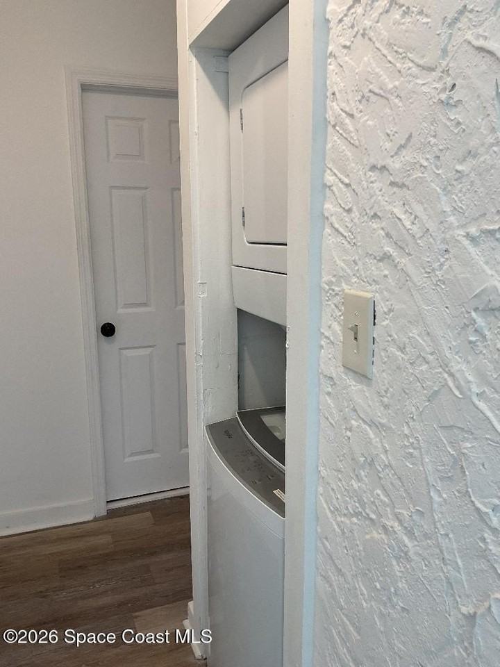 658 Young St #1 - Photo 3 of 21