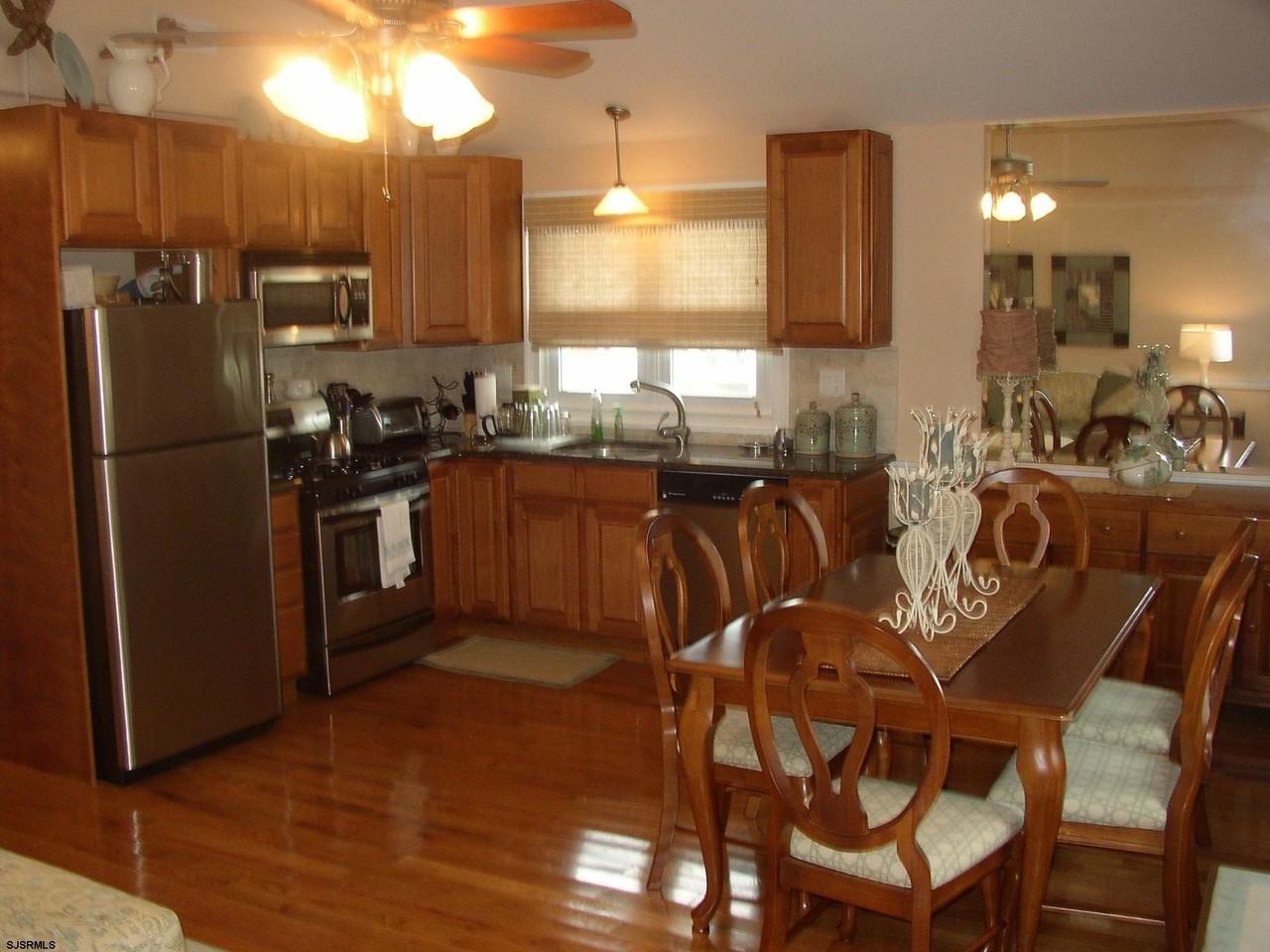 25 N Jefferson Ave #C - Photo 5 of 9