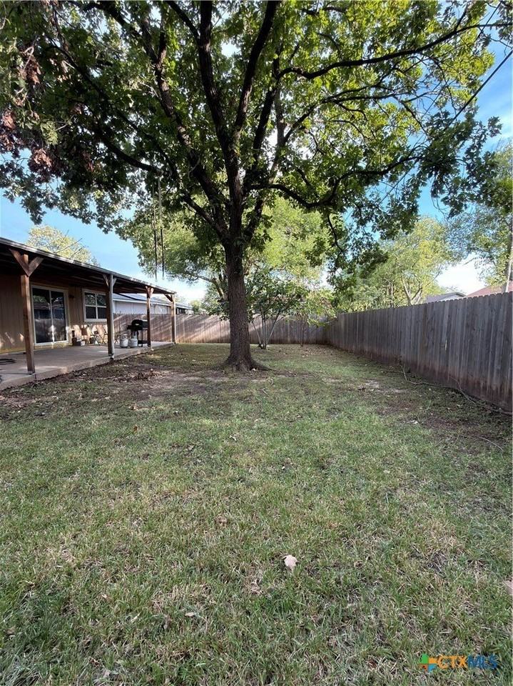 1907 Aberdeen Dr - Photo 2 of 2