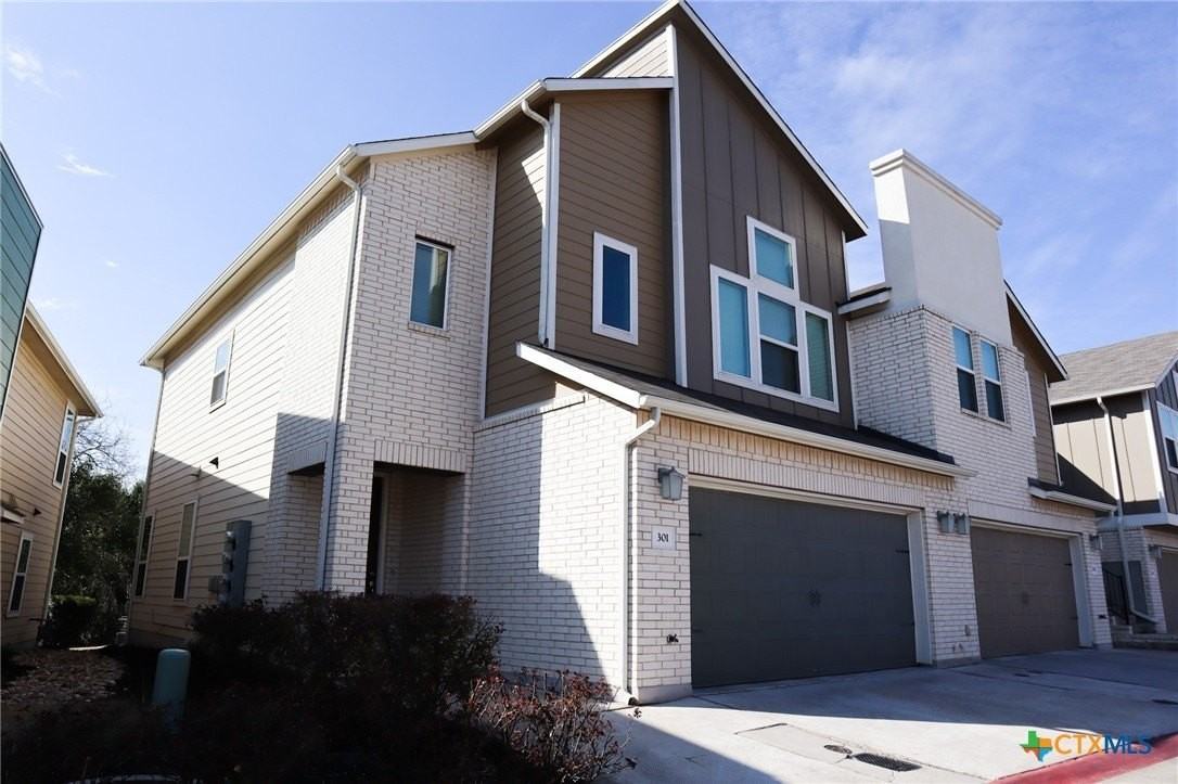 301 Bridgeford Dr - Photo 2 of 14