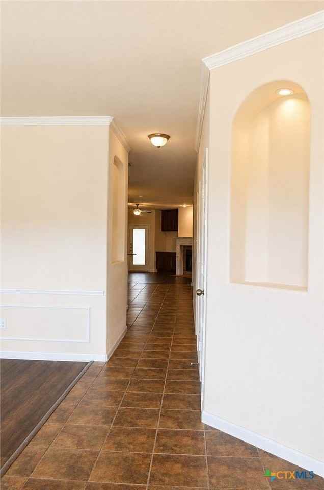6004 Cobalt Ln - Photo 3 of 38