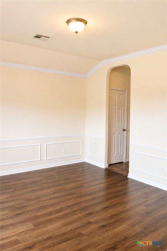 6004 Cobalt Ln - Photo 5 of 38