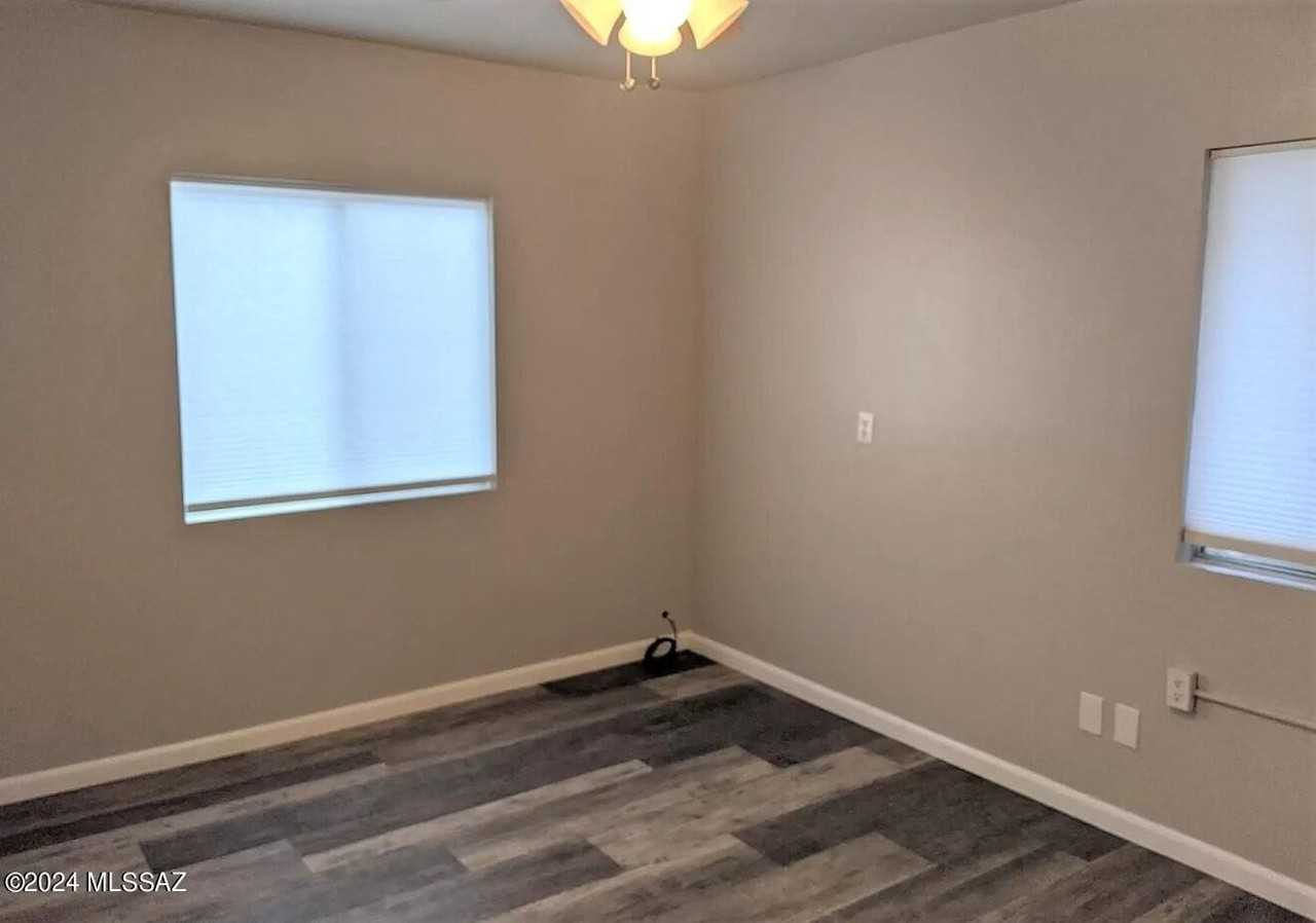 4205 E Paseo Dorado - Photo 5 of 17