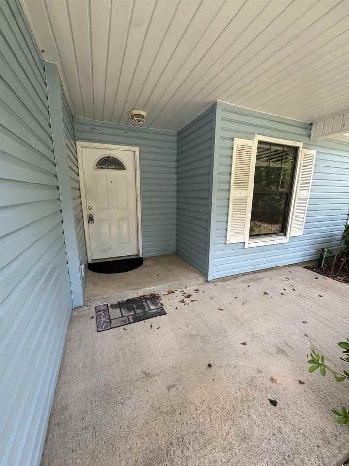 2768 Faringdon Dr - Photo 2 of 18