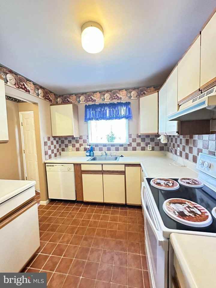 840 Woodcrest Dr - Photo 6 of 15