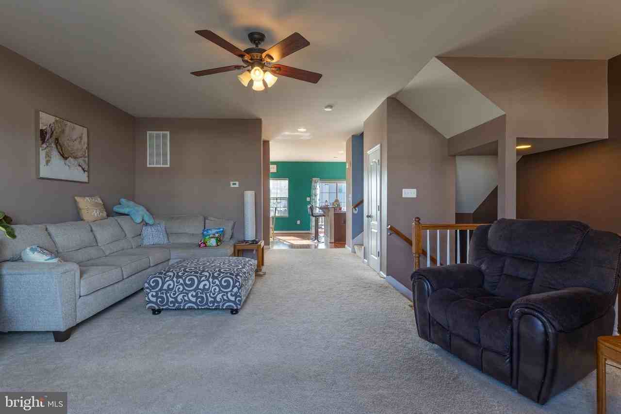 29849 Plantation Lakes Blvd - Photo 3 of 20