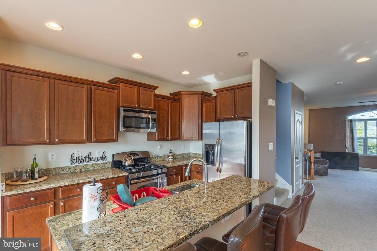 29849 Plantation Lakes Blvd - Photo 6 of 20