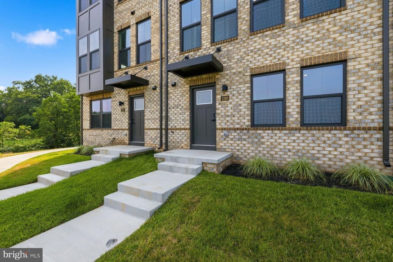 2268 Waterfront Way - Photo 2 of 34