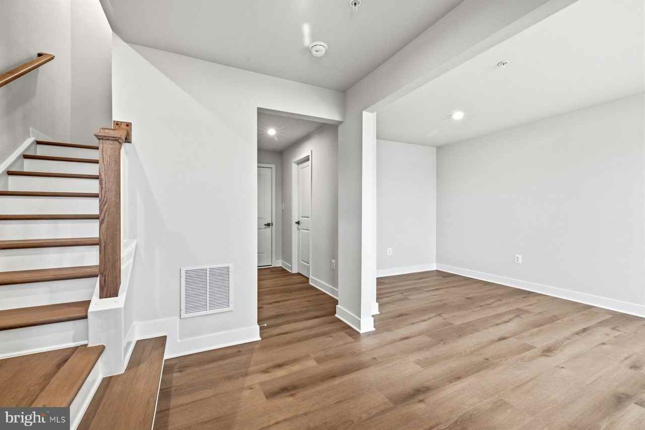 2268 Waterfront Way - Photo 3 of 34