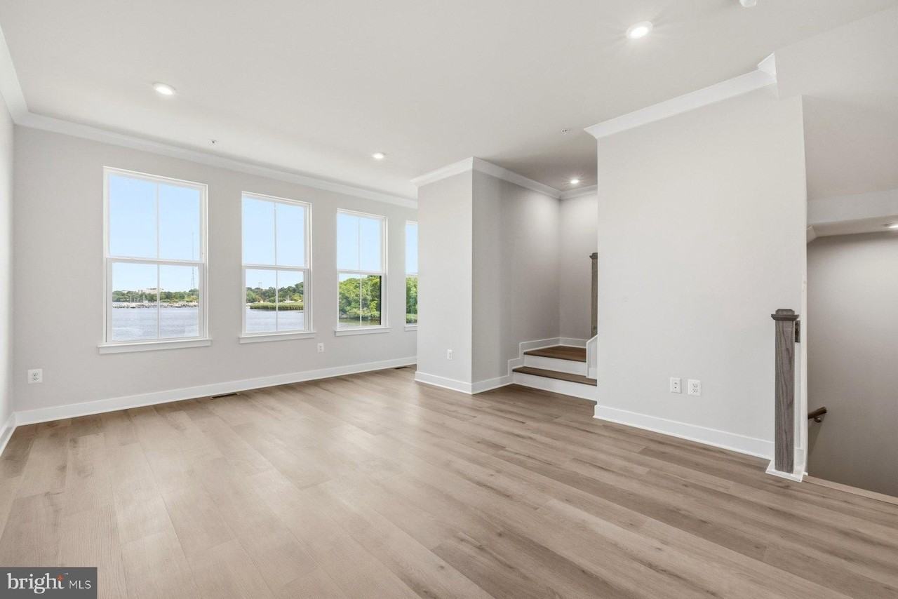 2268 Waterfront Way - Photo 7 of 34