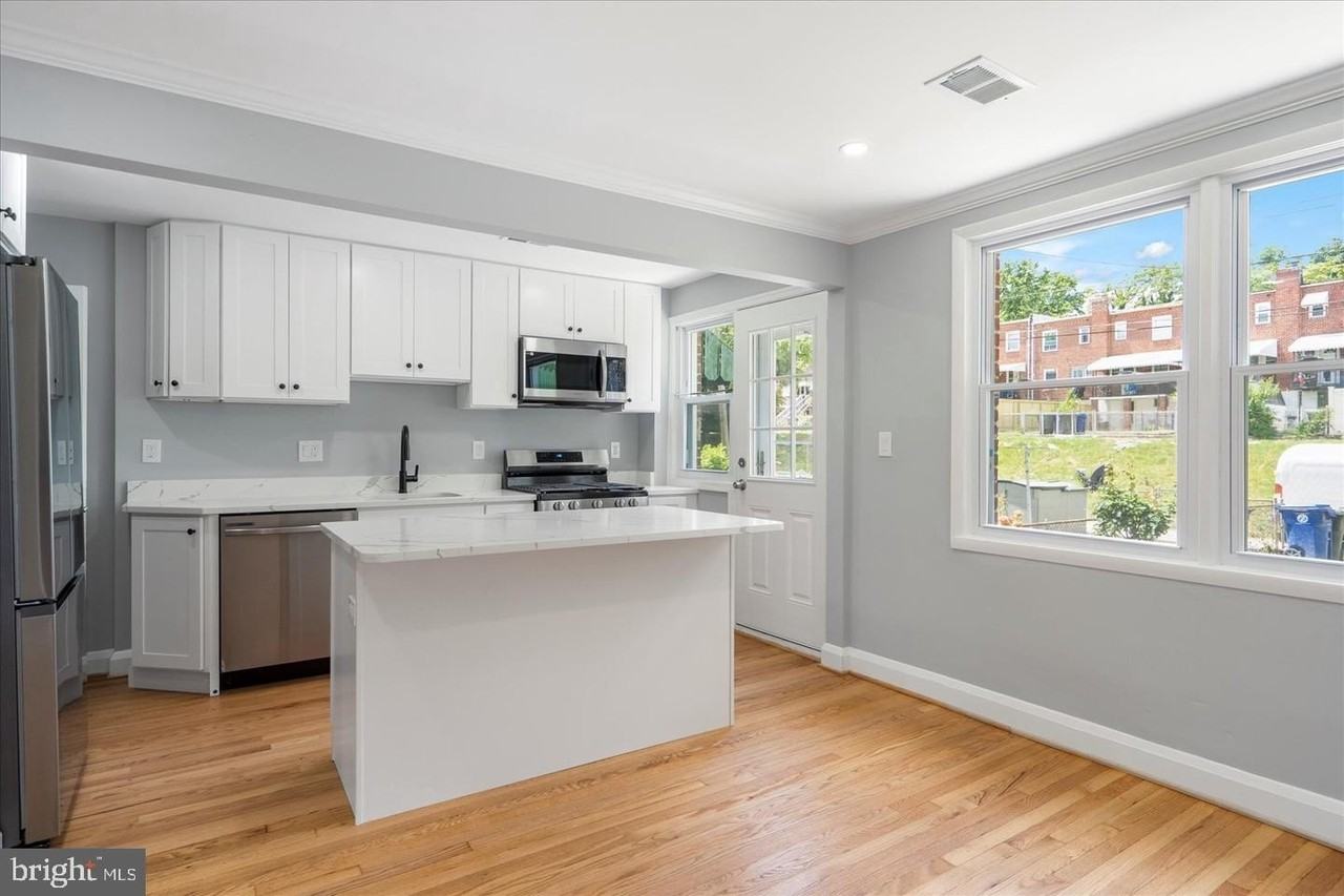 3551 Shannon Dr - Photo 5 of 14