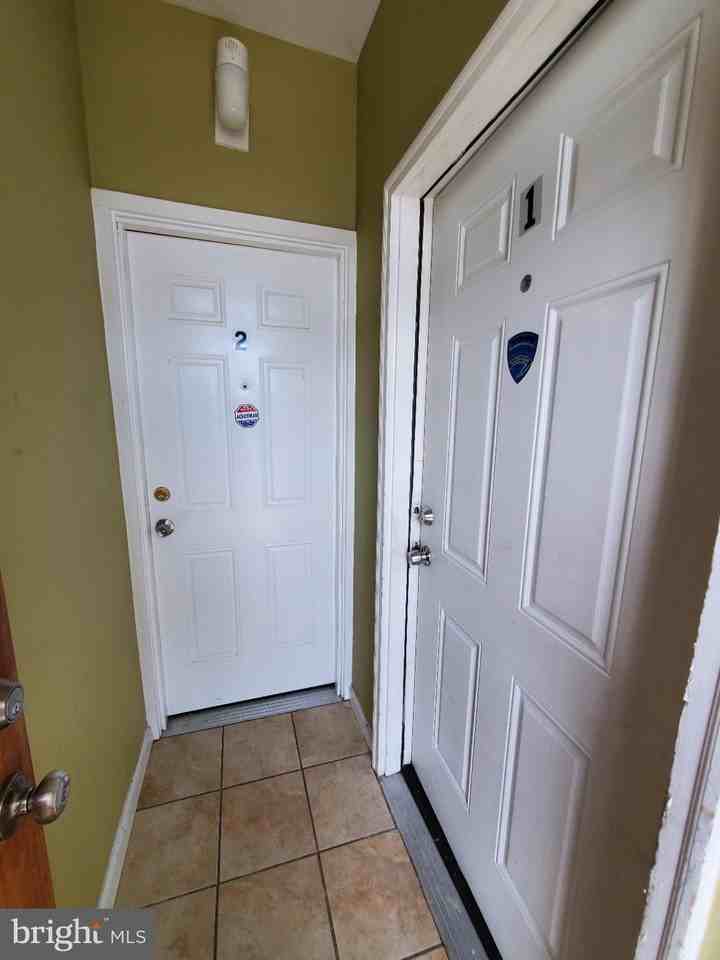 1424 W Pratt St #1 - Photo 3 of 20