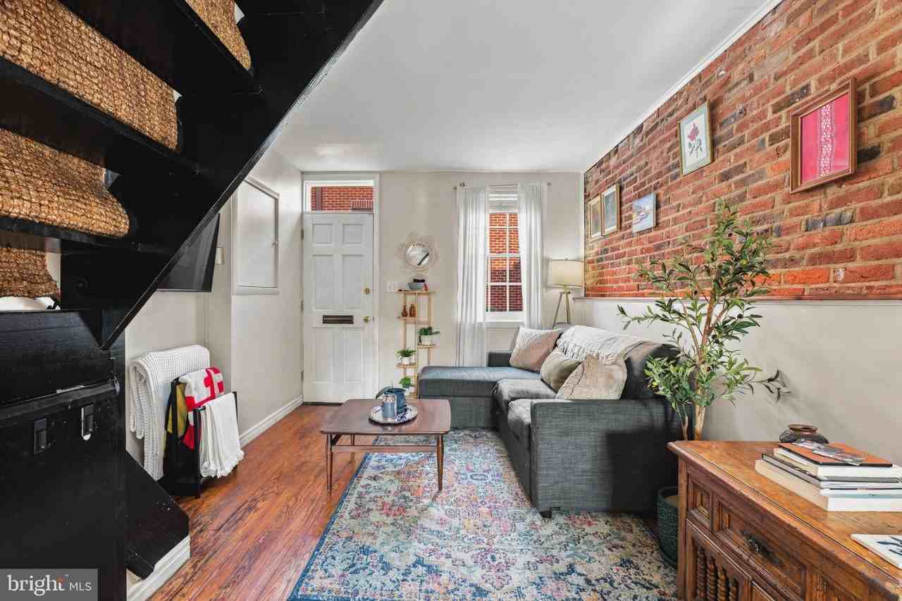 402 S Dallas St - Photo 2 of 21